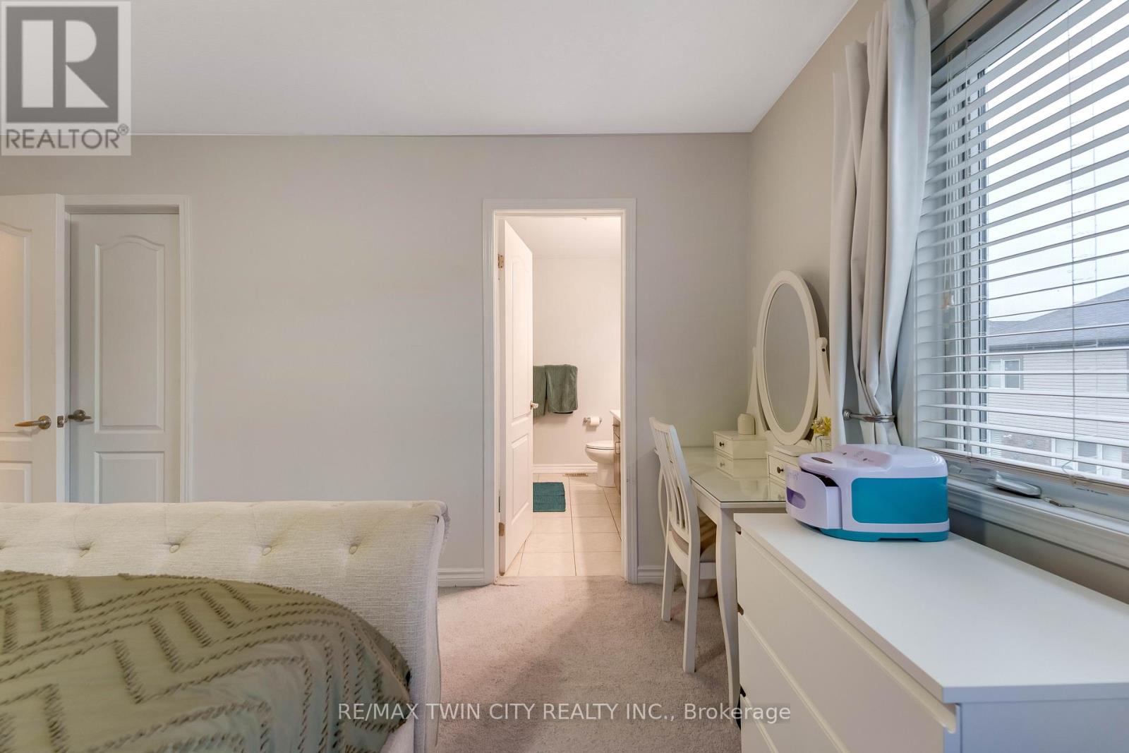 21 Postmaster Drive, Kitchener, Ontario  N2R 0J2 - Photo 19 - X13024668