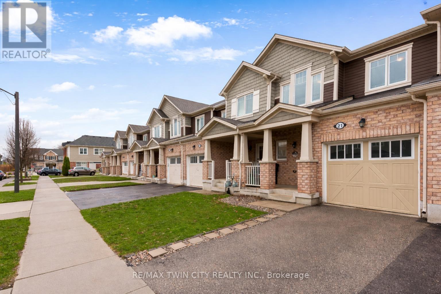 21 Postmaster Drive, Kitchener, Ontario  N2R 0J2 - Photo 2 - X13024668