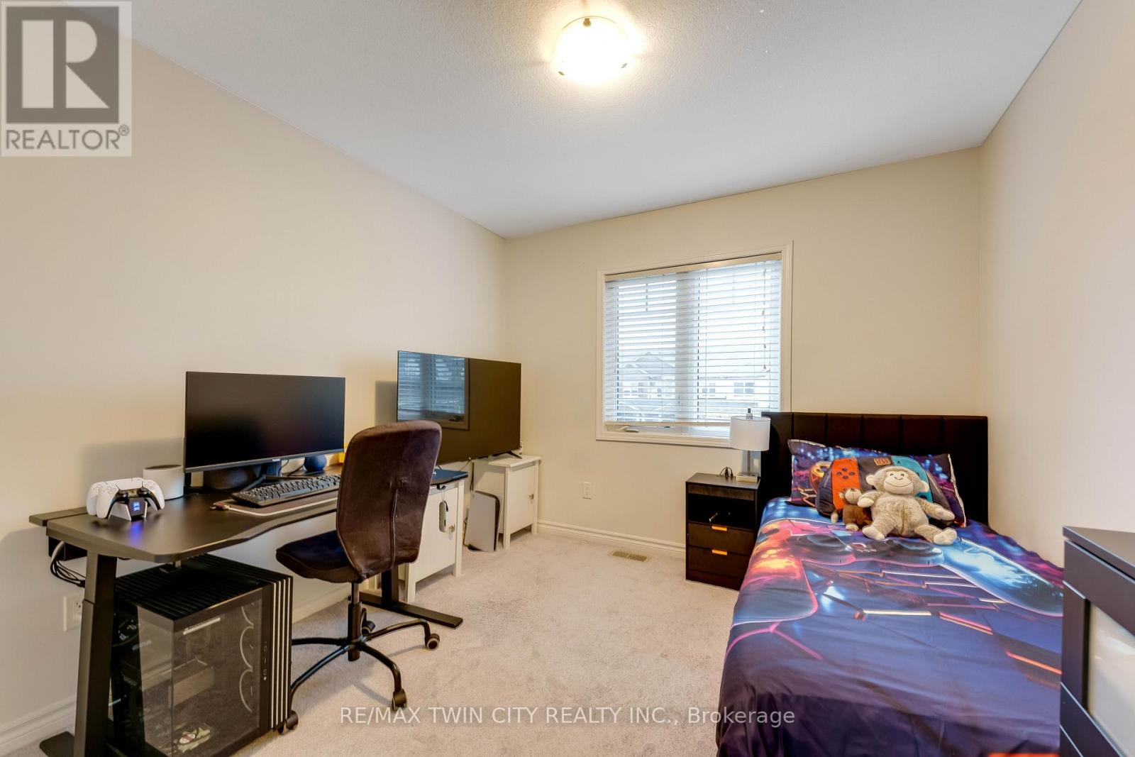 21 Postmaster Drive, Kitchener, Ontario  N2R 0J2 - Photo 22 - X13024668