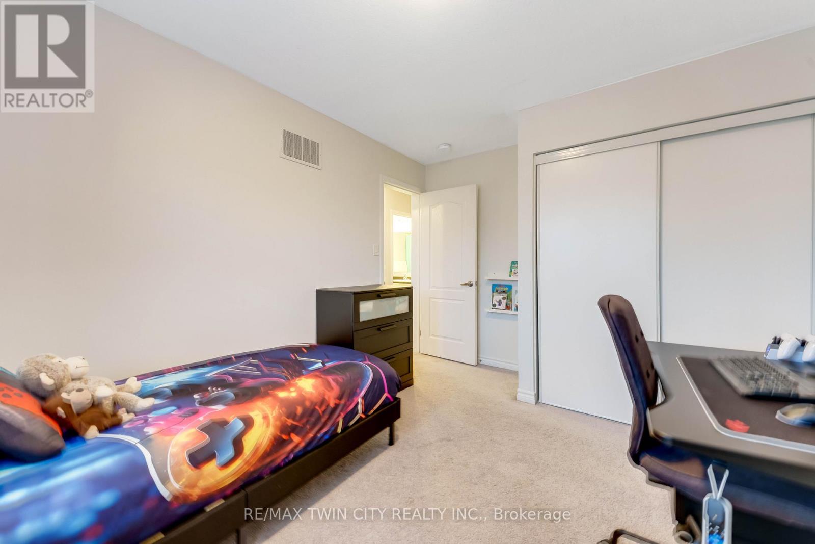 21 Postmaster Drive, Kitchener, Ontario  N2R 0J2 - Photo 23 - X13024668