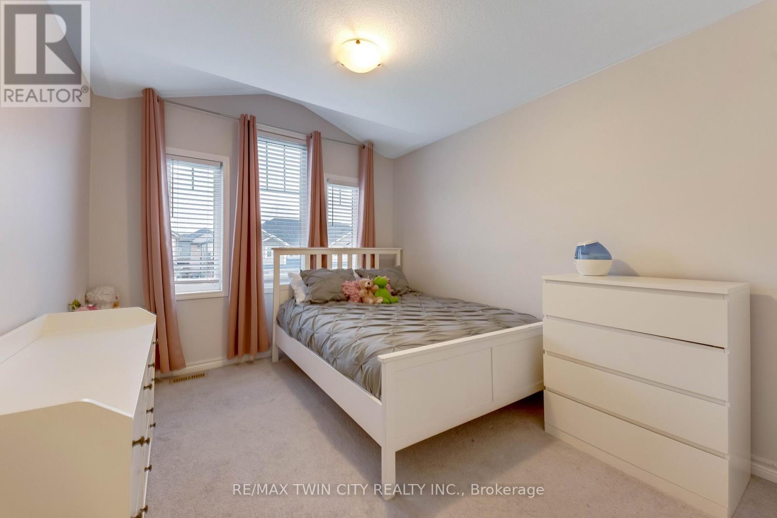 21 Postmaster Drive, Kitchener, Ontario  N2R 0J2 - Photo 25 - X13024668