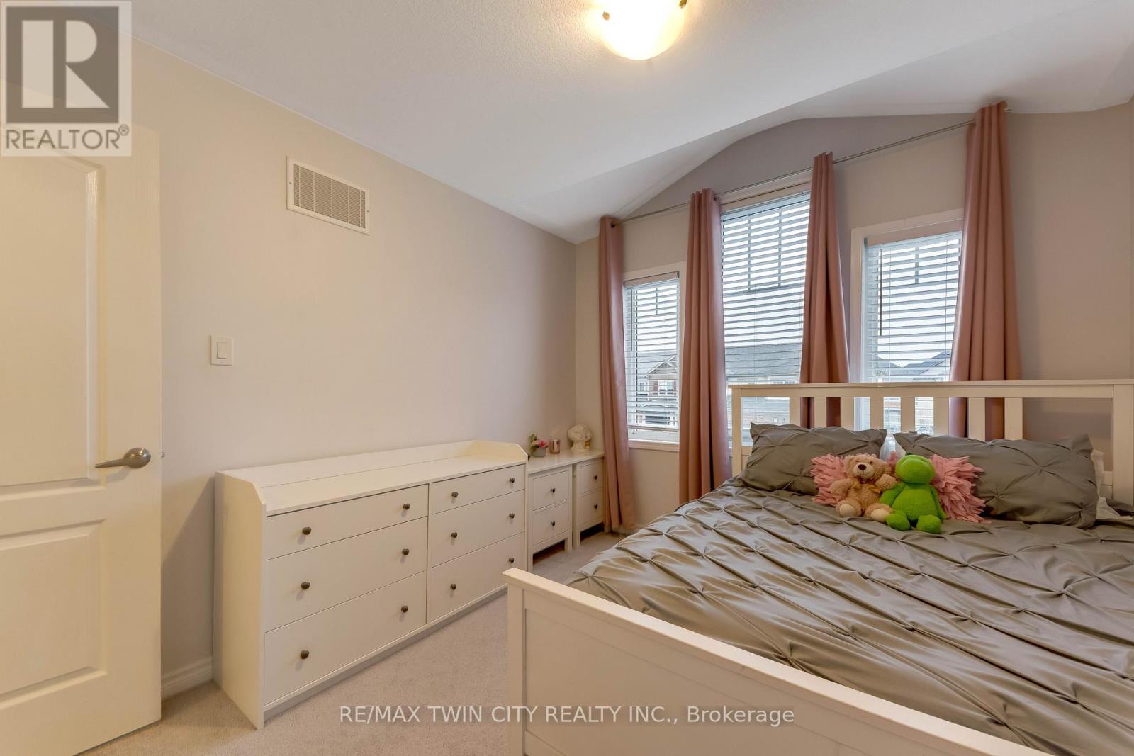 21 Postmaster Drive, Kitchener, Ontario  N2R 0J2 - Photo 26 - X13024668