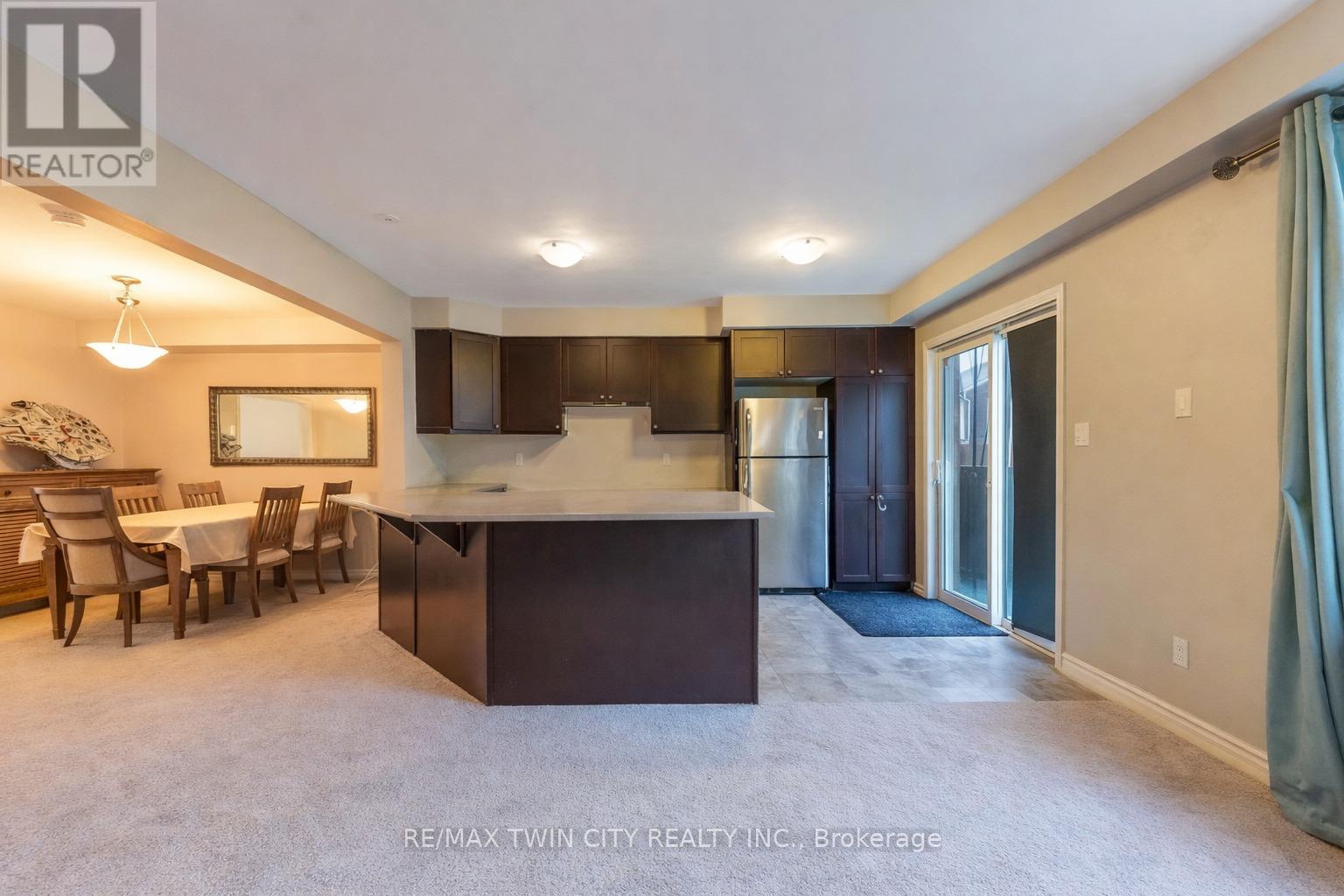 21 Postmaster Drive, Kitchener, Ontario  N2R 0J2 - Photo 8 - X13024668