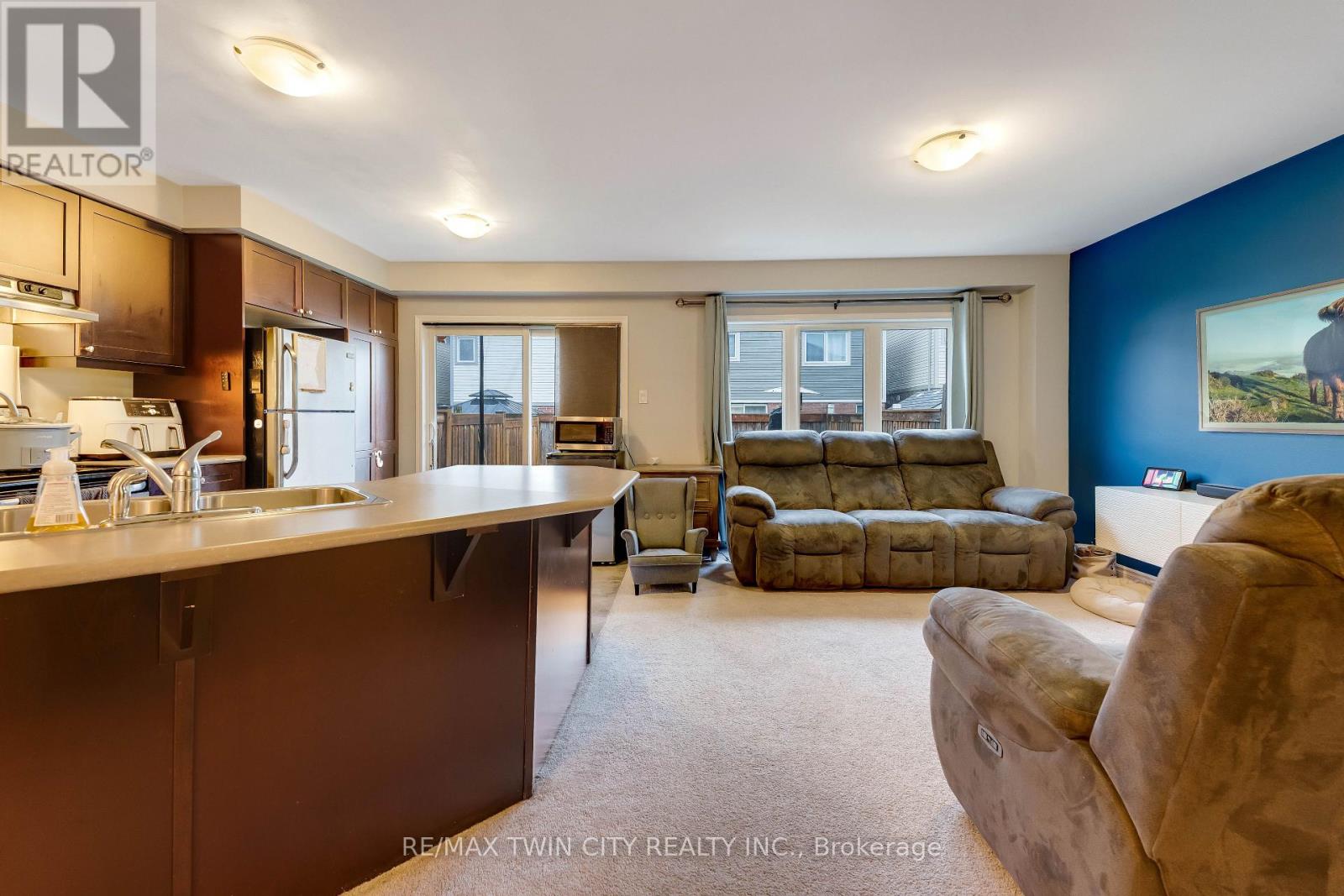 21 Postmaster Drive, Kitchener, Ontario  N2R 0J2 - Photo 9 - X13024668