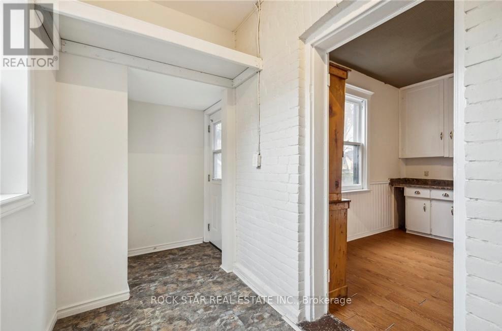 Main - 51 Smith Avenue, Hamilton, Ontario  L8L 5P2 - Photo 2 - X13024706