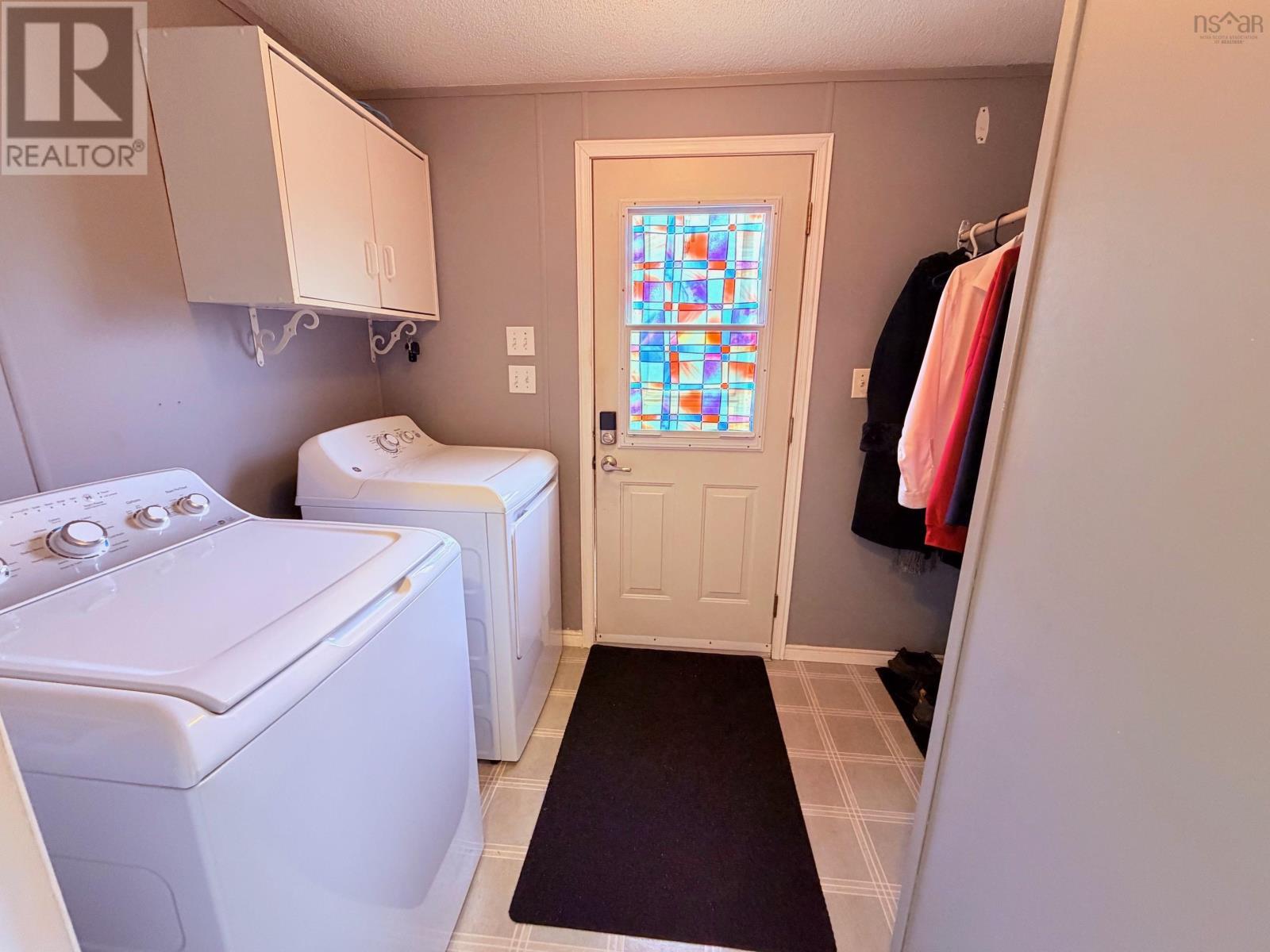 44 Clairmount Avenue, Bridgewater, Nova Scotia  B4V 4C8 - Photo 15 - 202608113