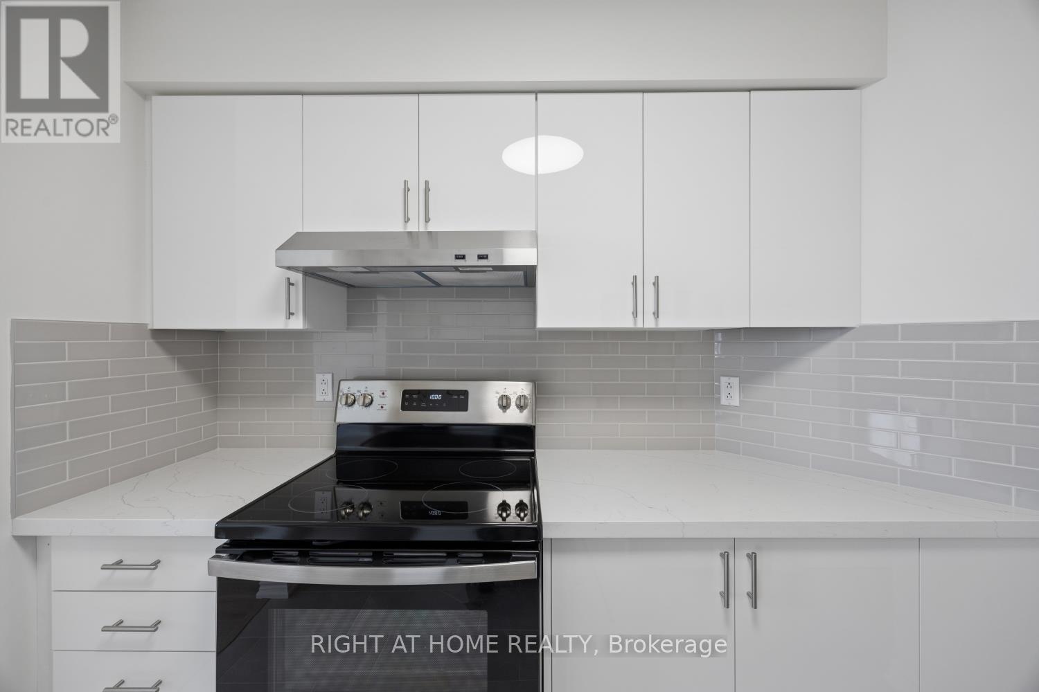 301 - 108 Water Street, Scugog (Port Perry), Ontario  L9L 1R2 - Photo 10 - E13024932