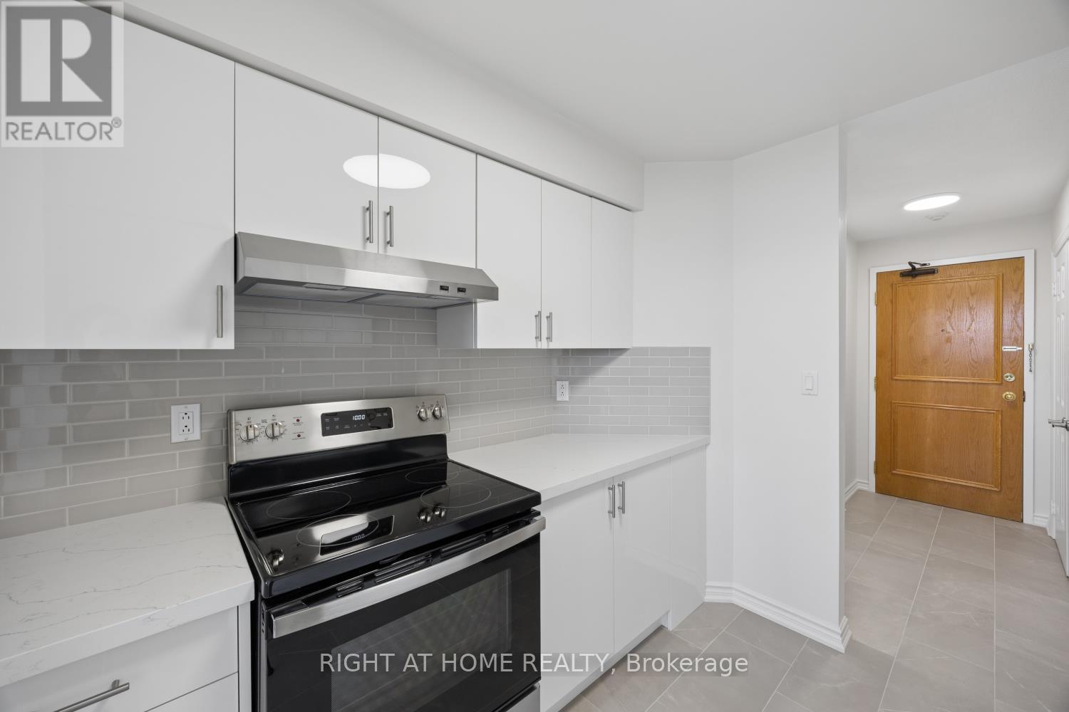 301 - 108 Water Street, Scugog (Port Perry), Ontario  L9L 1R2 - Photo 11 - E13024932