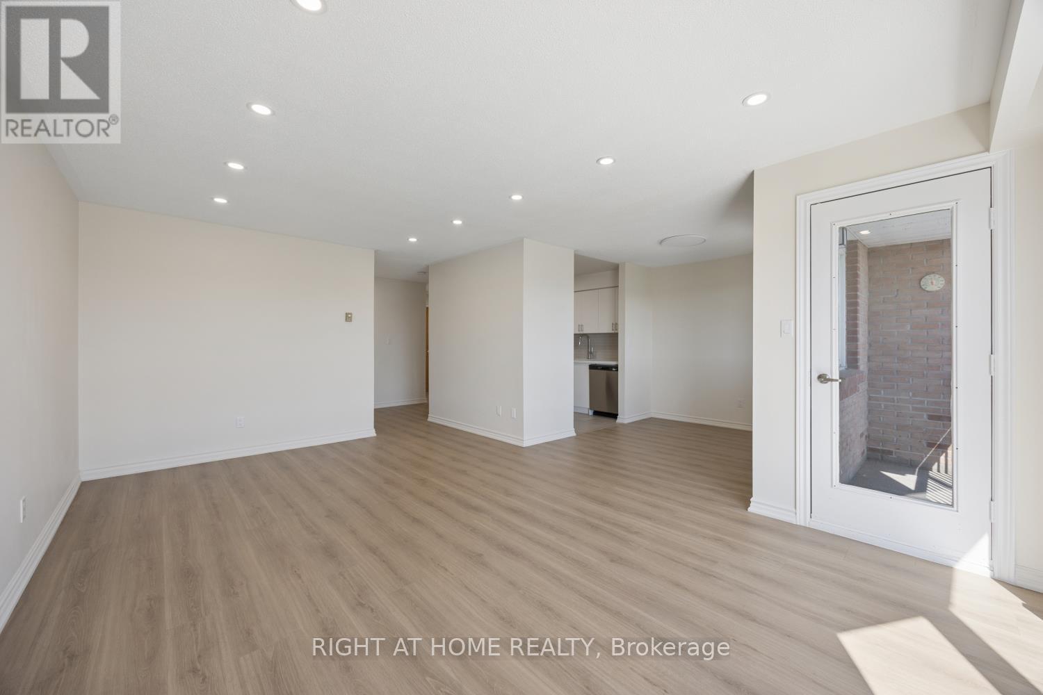 301 - 108 Water Street, Scugog (Port Perry), Ontario  L9L 1R2 - Photo 16 - E13024932