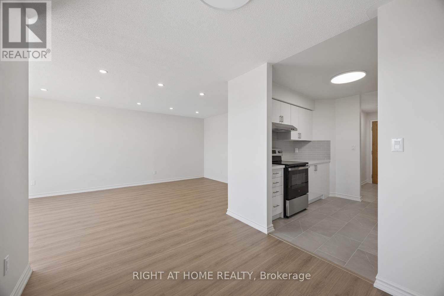 301 - 108 Water Street, Scugog (Port Perry), Ontario  L9L 1R2 - Photo 21 - E13024932