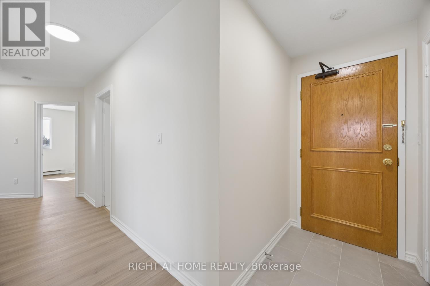 301 - 108 Water Street, Scugog (Port Perry), Ontario  L9L 1R2 - Photo 5 - E13024932