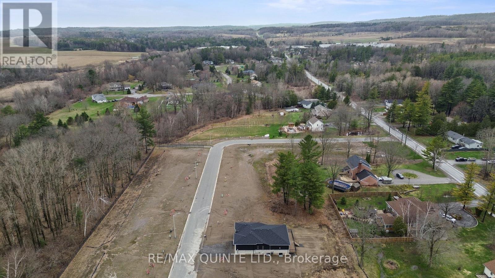 27 Exeter Court, Quinte West, Ontario  K8V 5P4 - Photo 10 - X13024992