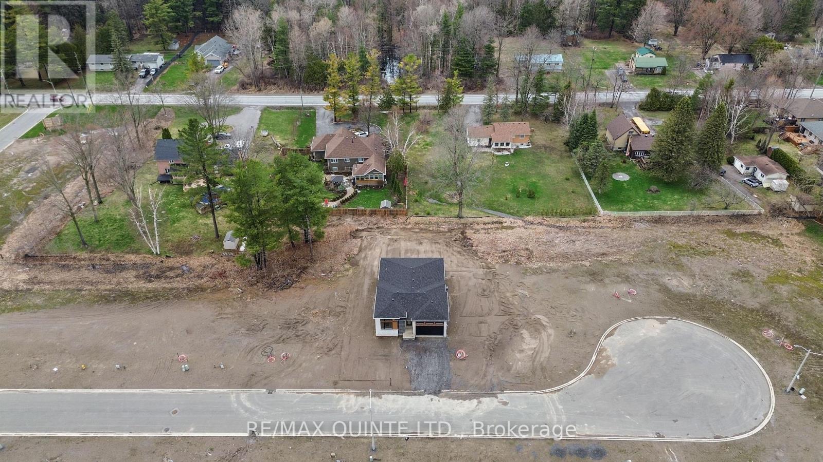 27 Exeter Court, Quinte West, Ontario  K8V 5P4 - Photo 11 - X13024992