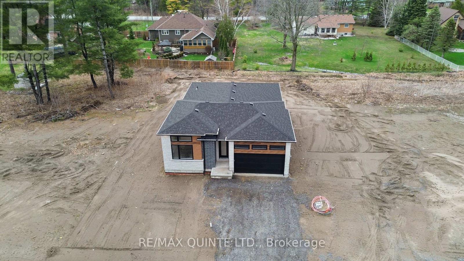 27 Exeter Court, Quinte West, Ontario  K8V 5P4 - Photo 2 - X13024992