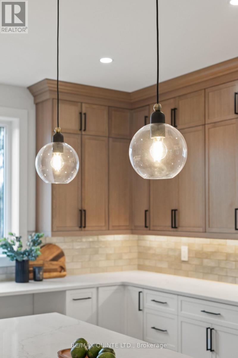 27 Exeter Court, Quinte West, Ontario  K8V 5P4 - Photo 21 - X13024992