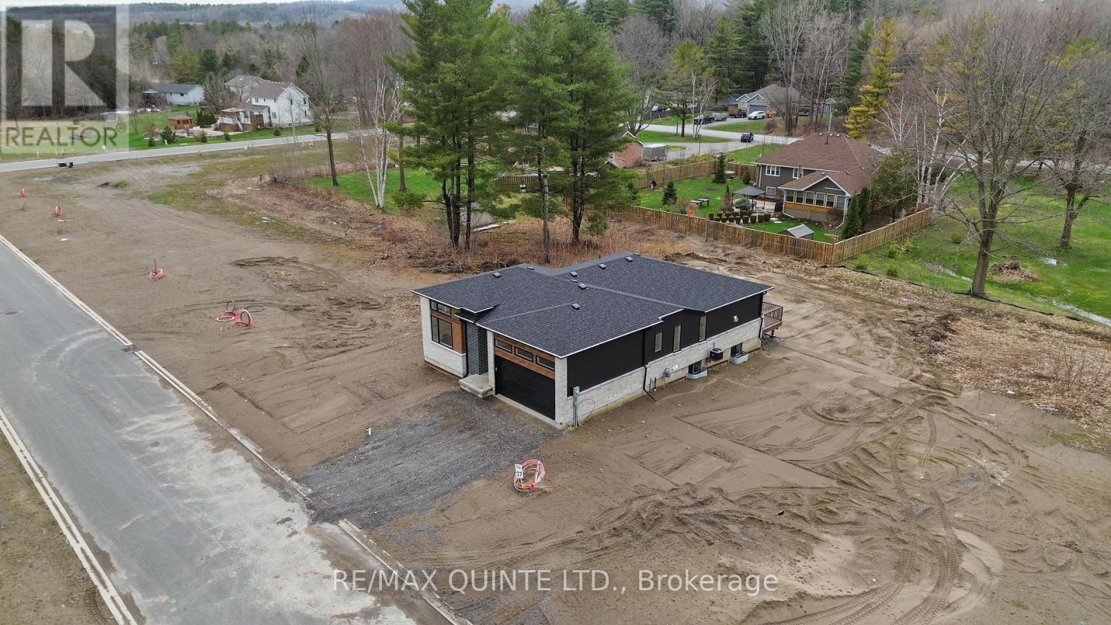 27 Exeter Court, Quinte West, Ontario  K8V 5P4 - Photo 3 - X13024992