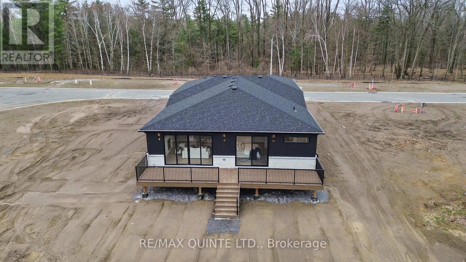 27 Exeter Court, Quinte West, Ontario  K8V 5P4 - Photo 5 - X13024992