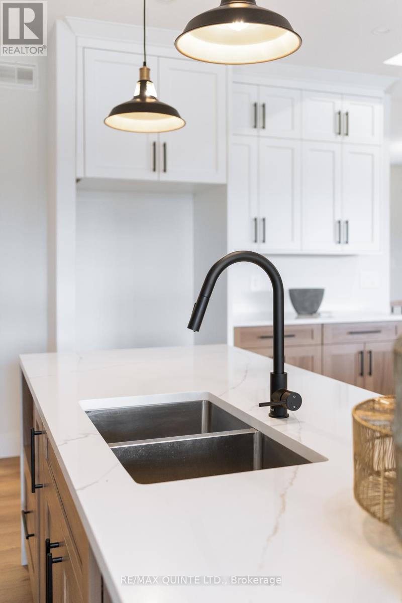 25 Leaside Drive, Prince Edward County, Ontario  K8N 4Z7 - Photo 20 - X13025018