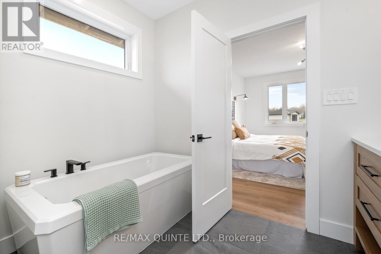 25 Leaside Drive, Prince Edward County, Ontario  K8N 4Z7 - Photo 30 - X13025018