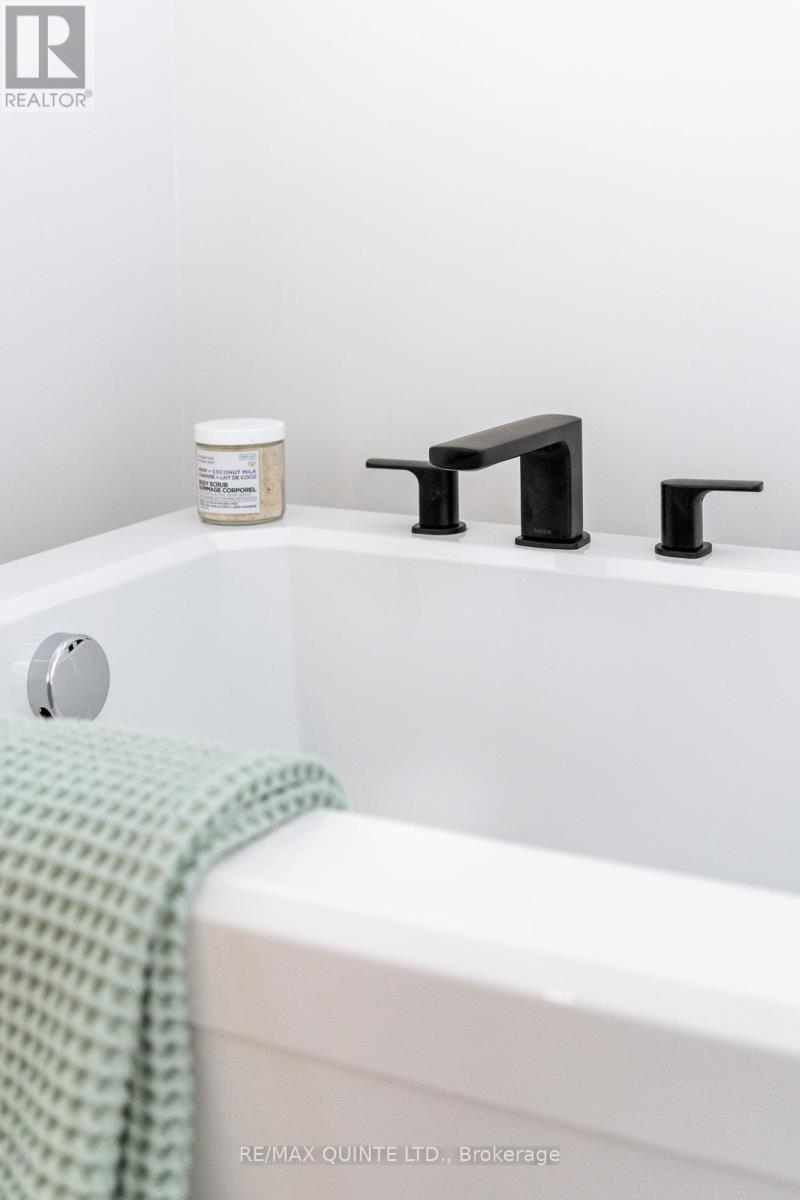 25 Leaside Drive, Prince Edward County, Ontario  K8N 4Z7 - Photo 31 - X13025018