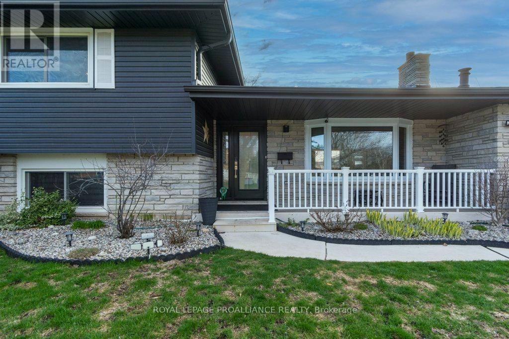 70 Tripp Boulevard, Quinte West, Ontario  K8V 5P6 - Photo 2 - X13025028