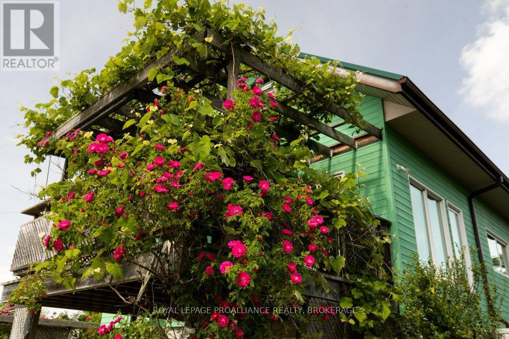 1558 Highway 96, Frontenac Islands, Ontario  K0H 2Y0 - Photo 33 - X13025030