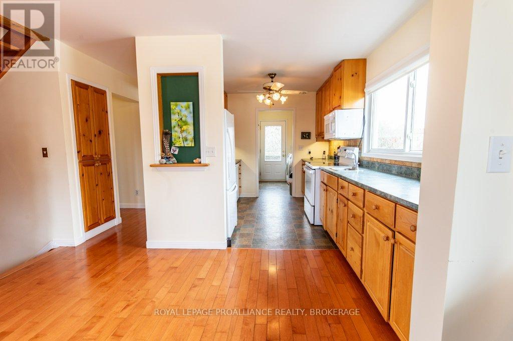 1558 Highway 96, Frontenac Islands, Ontario  K0H 2Y0 - Photo 6 - X13025030