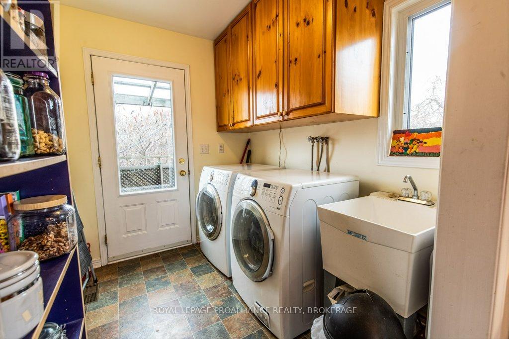 1558 Highway 96, Frontenac Islands, Ontario  K0H 2Y0 - Photo 8 - X13025030