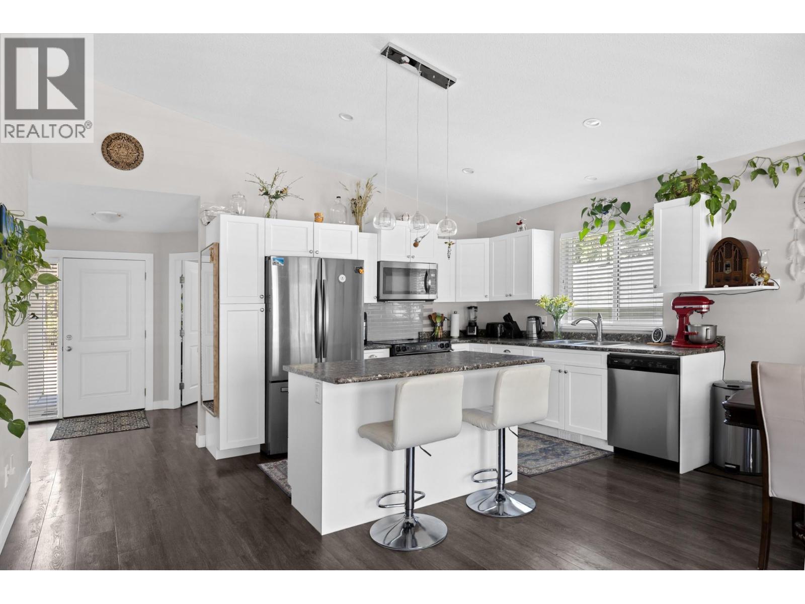 690 Muir Road, Kelowna, British Columbia  V1Z 3W2 - Photo 8 - 10379973