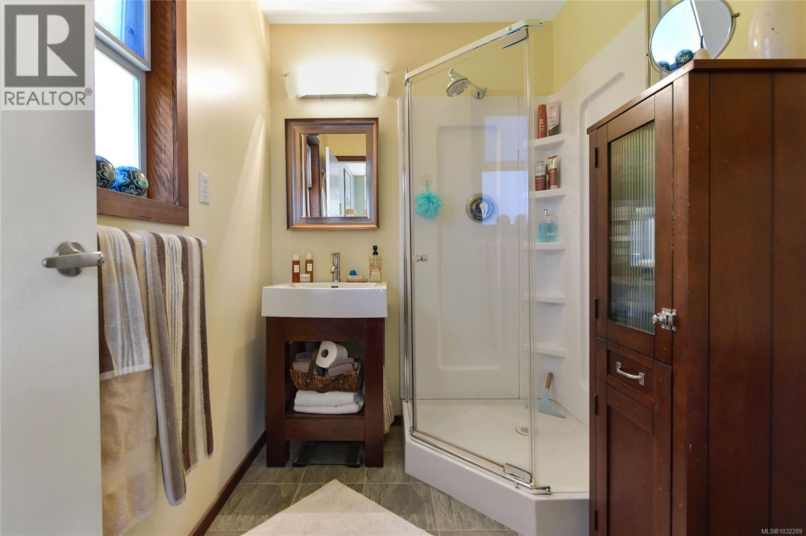 176 Island Hwy, View Royal, British Columbia  V9B 1G2 - Photo 11 - 1032289