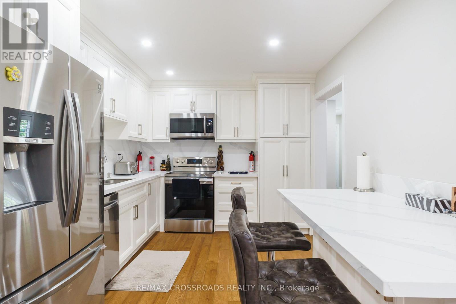 50 Widdifield Avenue, Newmarket, Ontario  L3X 1Z4 - Photo 4 - N13024710