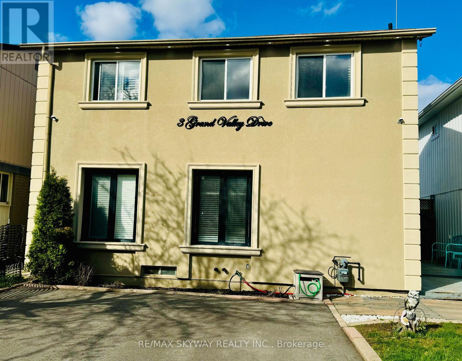 3 GRAND VALLEY DRIVE, Brampton, Ontario