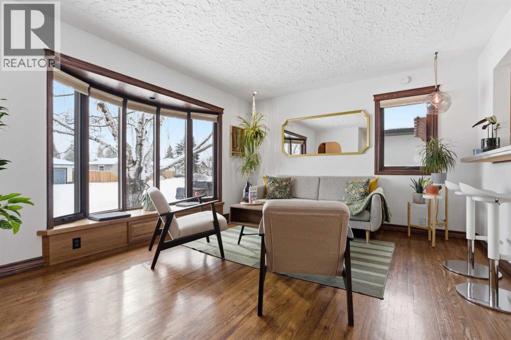 1907 Kelwood Drive Sw, Calgary, Alberta  T3E 3Z4 - Photo 4 - A2302714