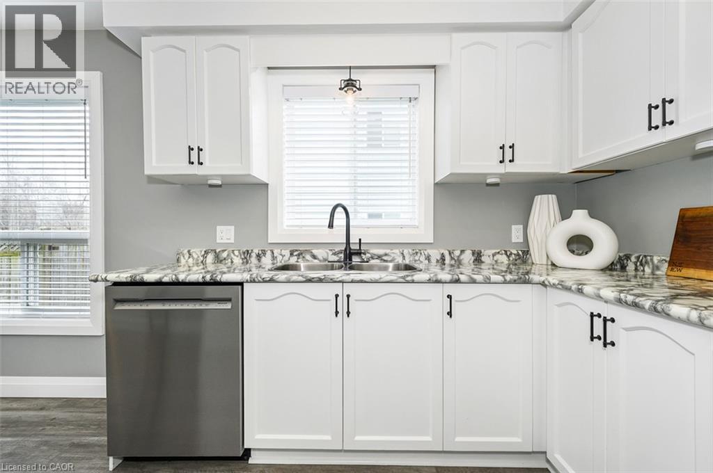 255 Hilltop Drive, Ayr, Ontario  N0B 1E0 - Photo 8 - 40822783