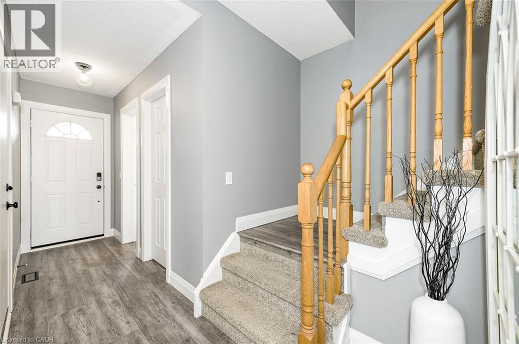 255 Hilltop Drive, Ayr, Ontario  N0B 1E0 - Photo 4 - 40822783