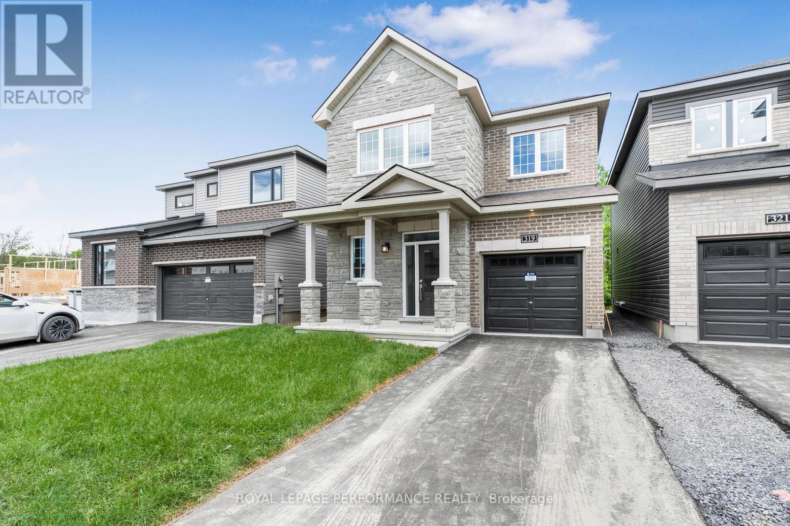 319 Elsie Macgill Walk, Ottawa, Ontario  K2W 0K7 - Photo 2 - X13024912