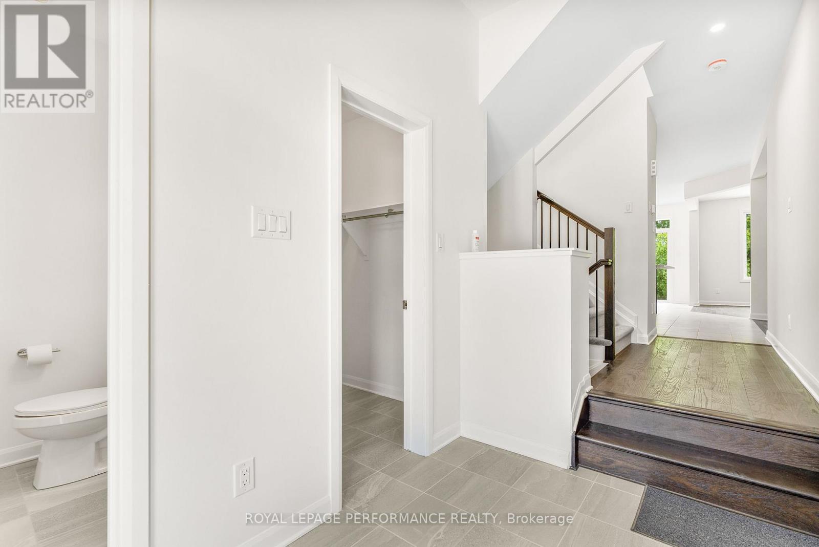 319 Elsie Macgill Walk, Ottawa, Ontario  K2W 0K7 - Photo 4 - X13024912