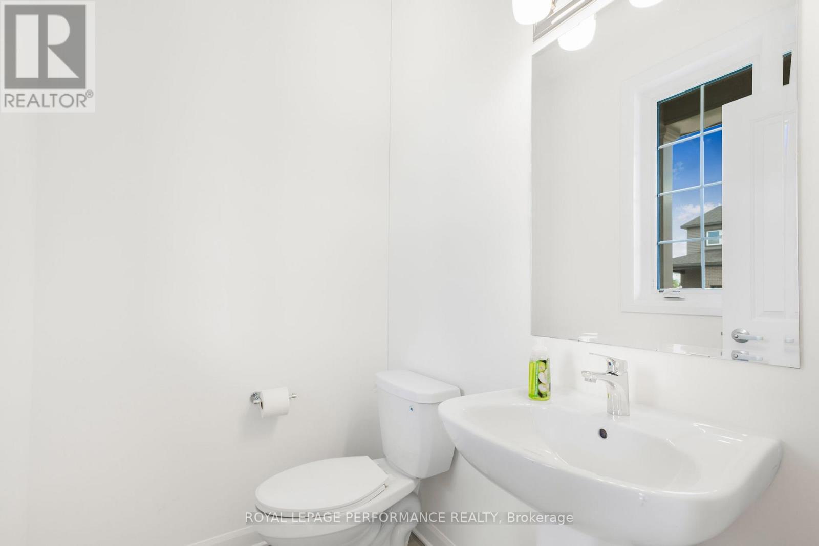 319 Elsie Macgill Walk, Ottawa, Ontario  K2W 0K7 - Photo 5 - X13024912