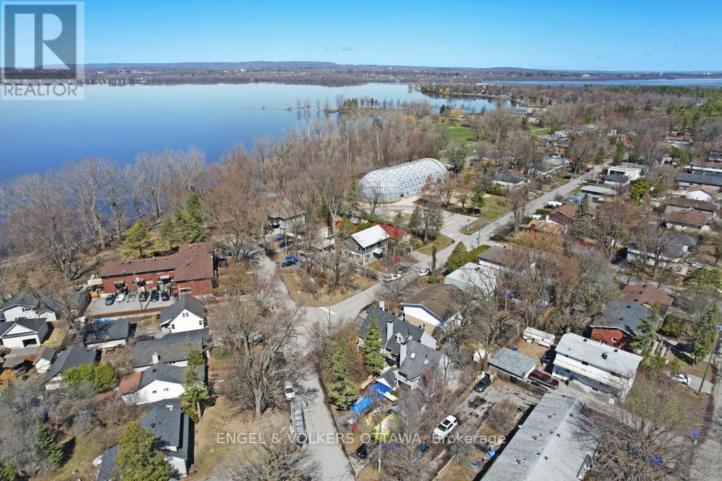 72 Scrivens Street, Ottawa, Ontario  K2B 6H1 - Photo 2 - X13024964