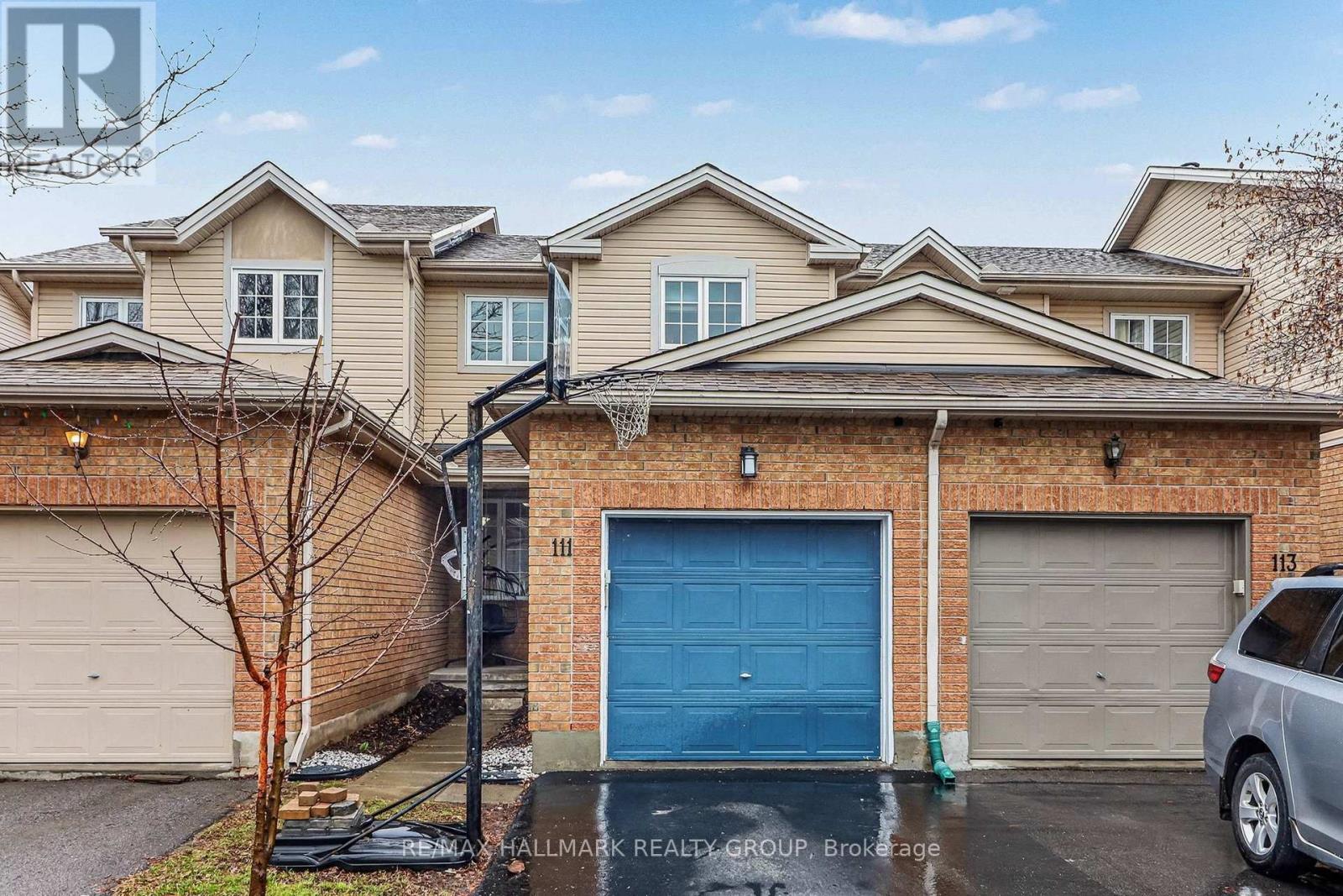 111 LUDLOWE STREET, Ottawa, Ontario