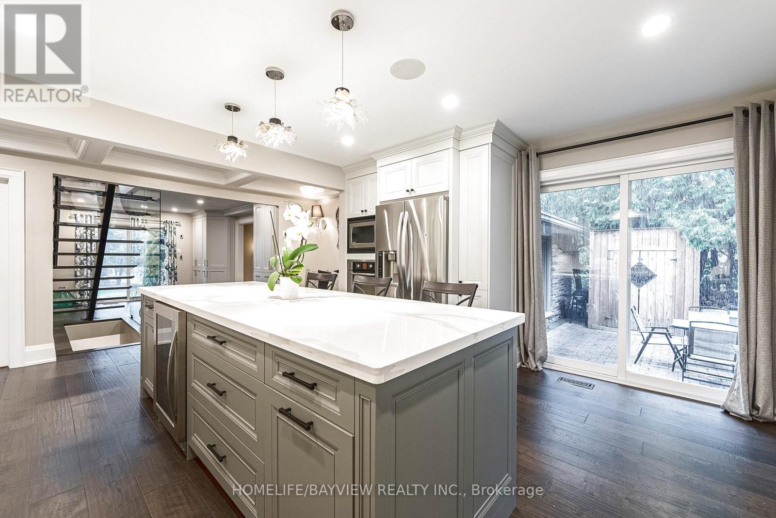 25 Whispering Pine Trail, Aurora, Ontario  L4G 5C7 - Photo 10 - N13019206