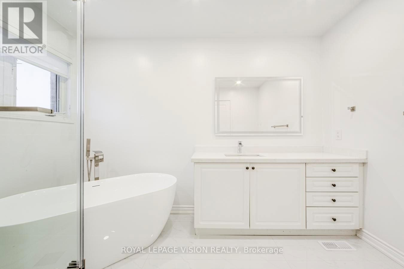 124 Alfred Paterson Drive, Markham, Ontario  L6E 1L5 - Photo 30 - N12996504