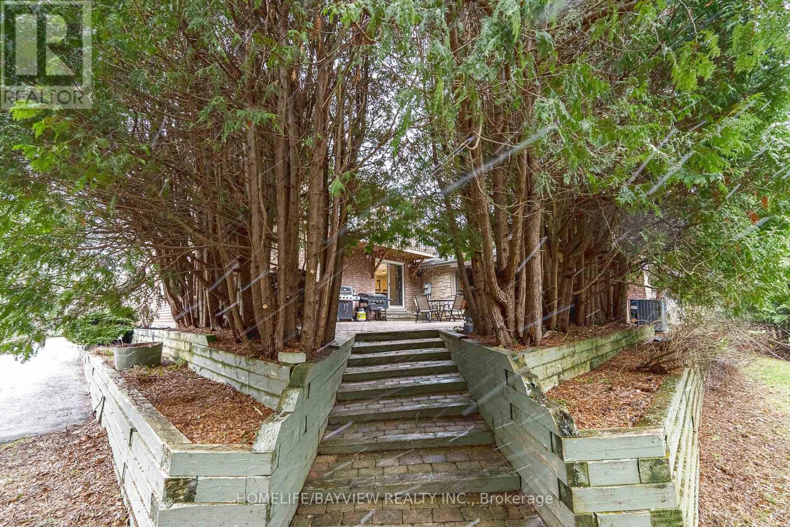 25 Whispering Pine Trail, Aurora, Ontario  L4G 5C7 - Photo 49 - N13019206