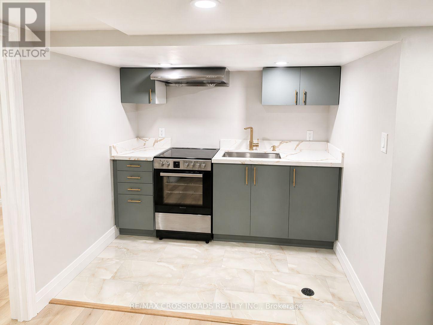 50 Widdifield Avenue, Newmarket, Ontario  L3X 1Z4 - Photo 18 - N13024710