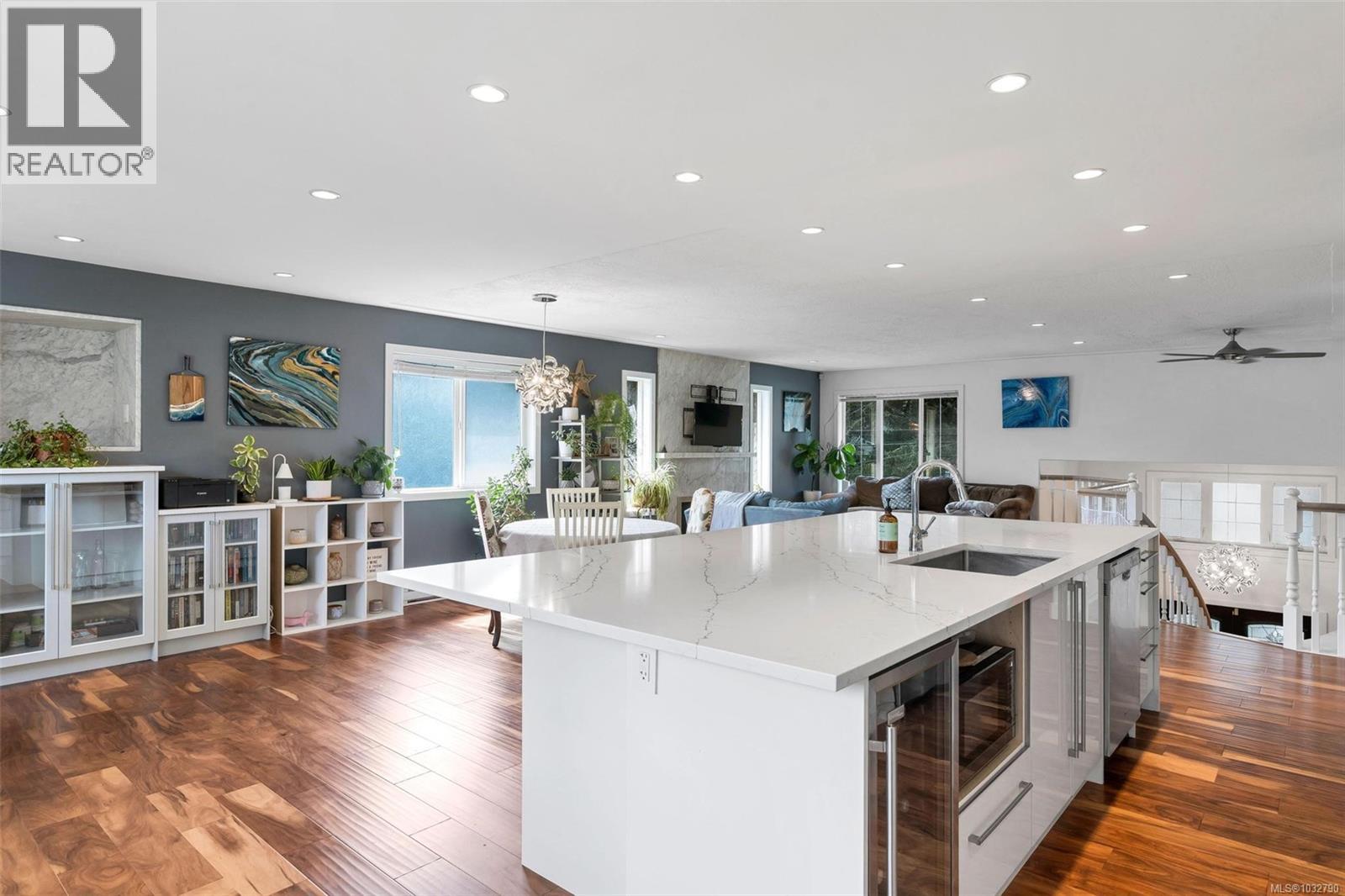 3859 Epsom Dr, Saanich, British Columbia  V8P 3S8 - Photo 12 - 1032790