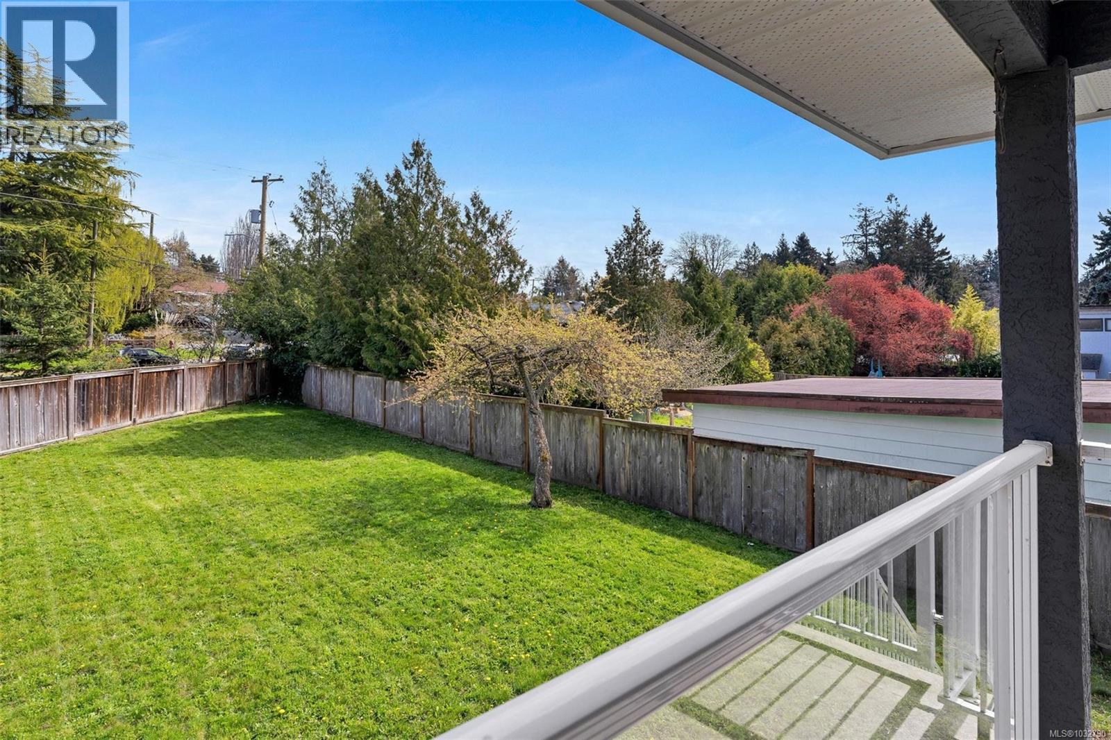 3859 Epsom Dr, Saanich, British Columbia  V8P 3S8 - Photo 31 - 1032790