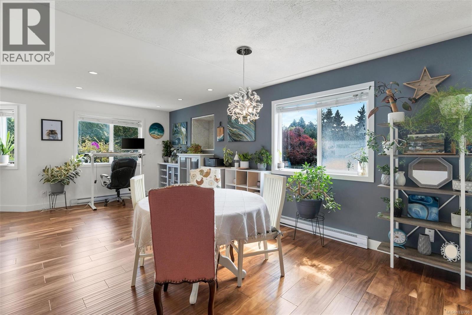 3859 Epsom Dr, Saanich, British Columbia  V8P 3S8 - Photo 9 - 1032790