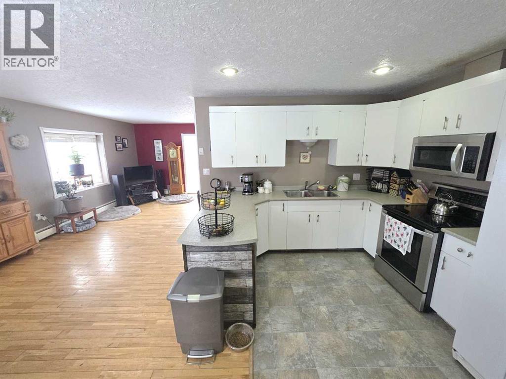 21211 Twp 790, Rural Smoky River No. 130, Alberta  T0H 1M0 - Photo 12 - A2294058