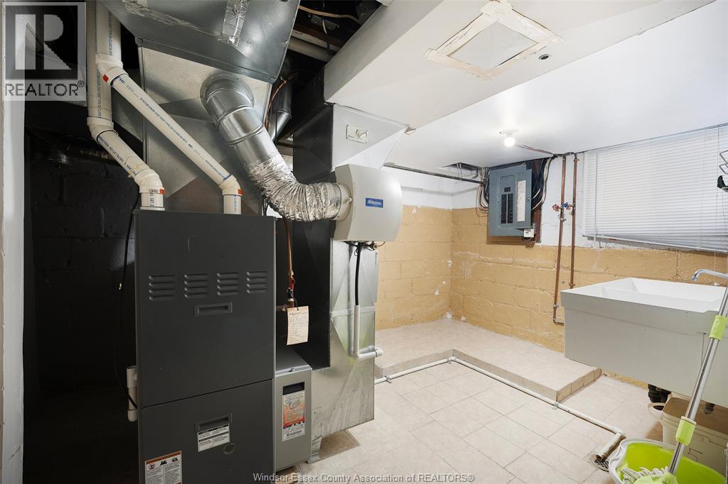 907 Gladstone Avenue Unit# Main, Windsor, Ontario  N9A 2R5 - Photo 20 - 26008701