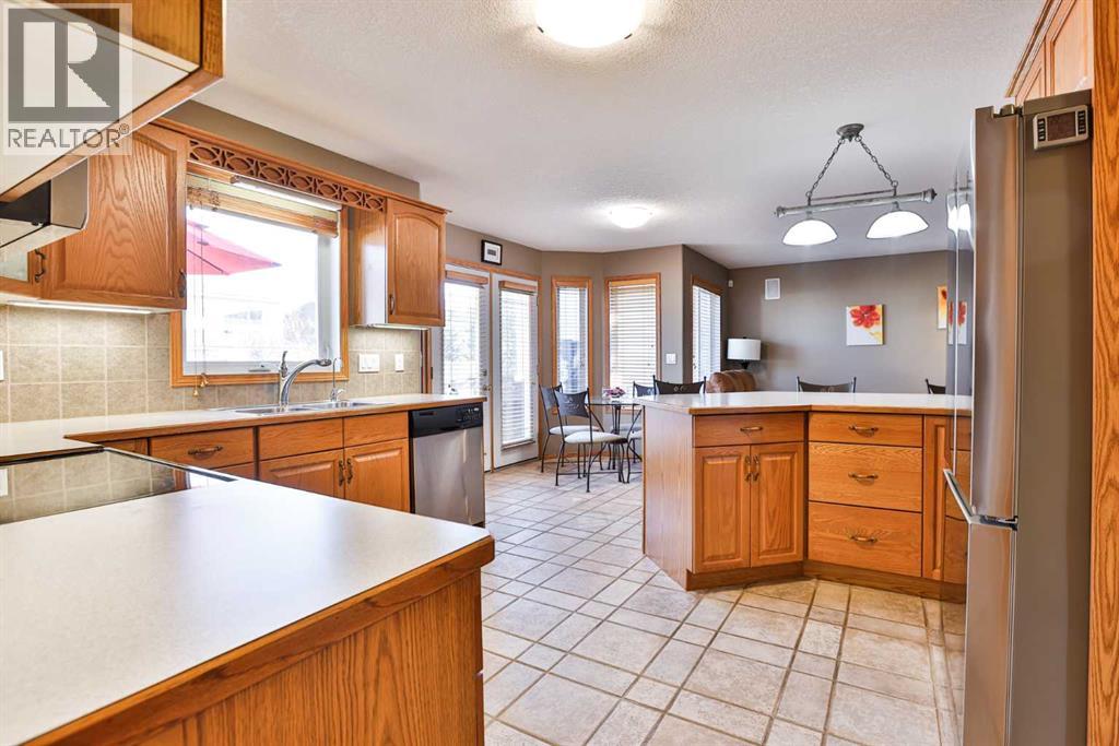 9 Fairmont Bay S, Lethbridge, Alberta  T1K 7J4 - Photo 5 - A2300555